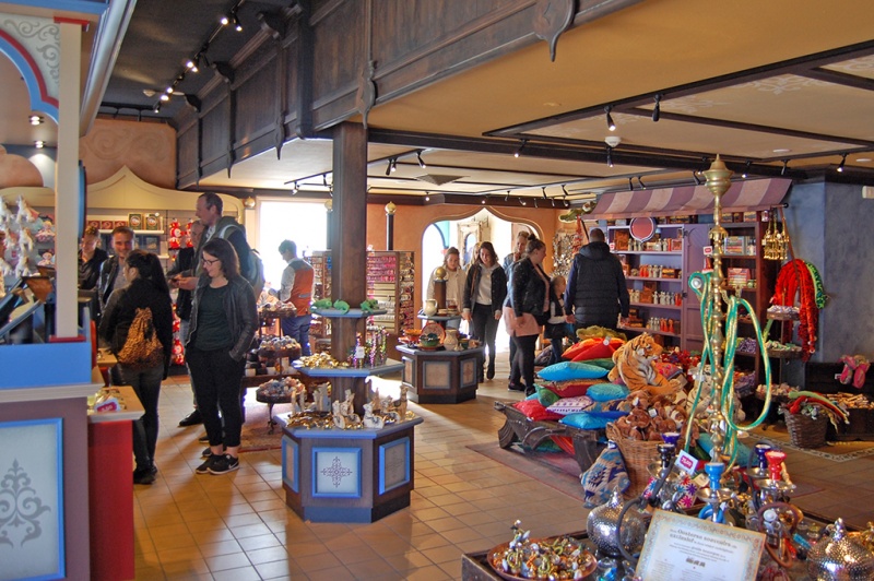 Bestand:Bazaar2018 int1.jpg