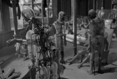 Zicht op de t4echniek van animatronics in de <a href="/lemma/Troonzaal" title="Troonzaal">Troonzaal</a> van <a href="/lemma/Fata_Morgana" title="Fata Morgana">Fata Morgana</a> tijdens de bouw