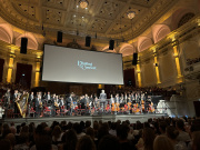 <a href="/lemma/Efteling_in_Concert" title="Efteling in Concert">Efteling in Concert</a>, Concertgebouw Amsterdam. Het Metropole-orkest staat klaar voor aanvang.
