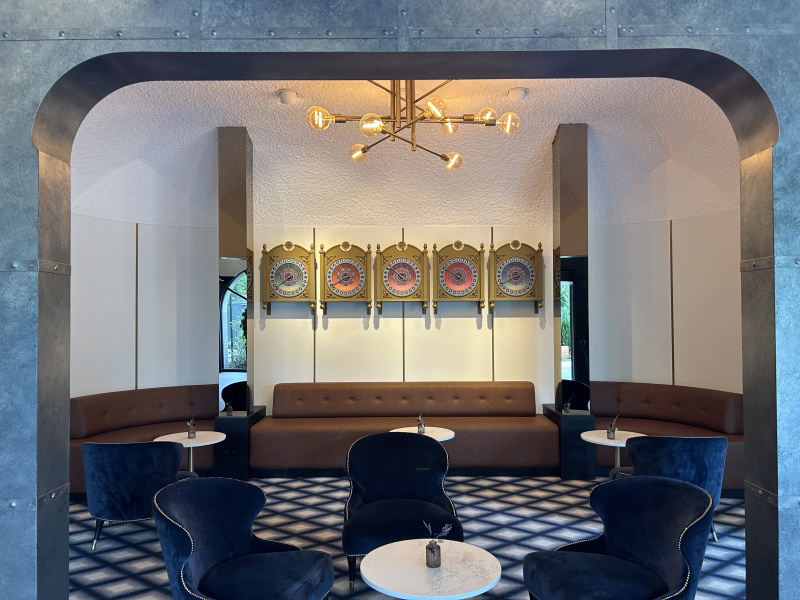 Bestand:Ewh-lobby-zitten.jpeg