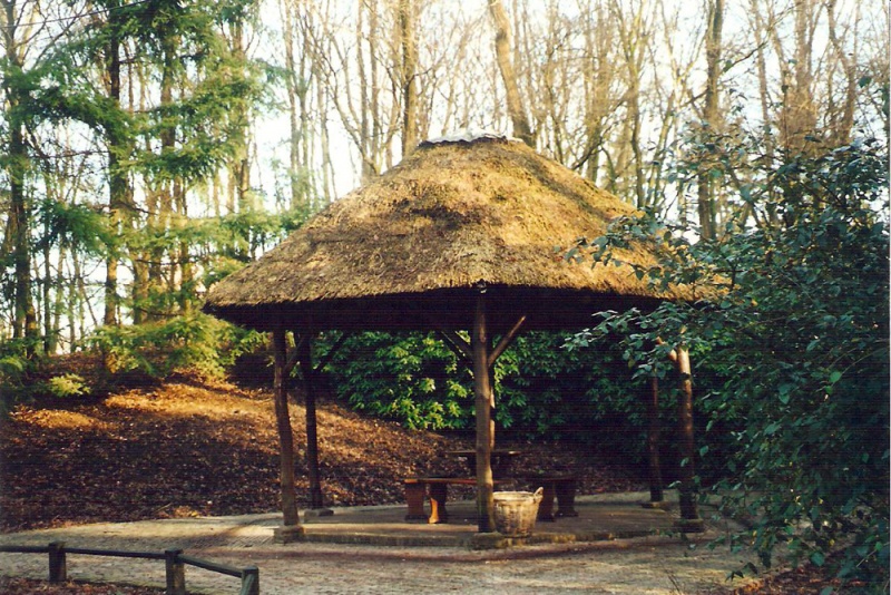 Bestand:Afdakherberg.jpg