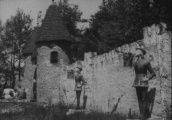 Twee prinsen van de Magische Klok en de Prinsenpoort in 1955.