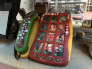 Een <a href="/lemma/Paddelfoon" title="Paddelfoon">Paddelfoon</a> opgesteld in de collectie van het Bonami Games &amp; Computers Museum, Zwolle.