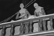 Animatronics van kooplui in <a href="/lemma/Haven" title="Haven">Haven</a>-scène van <a href="/lemma/Fata_Morgana" title="Fata Morgana">Fata Morgana</a>, nog onaangekleed