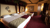 <a href="/lemma/Doornroosje-suite" title="Doornroosje-suite">Doornroosje-suite</a> in het <a href="/lemma/Efteling_Hotel" title="Efteling Hotel">Efteling Hotel</a>