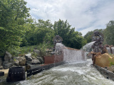 Het stukje voordat je de dubbele waterval betreedt in de <a href="/lemma/Pira%C3%B1a" title="Piraña">Piraña</a>. Je wordt welkom geheten door twee <a href="/lemma/Dios_G%C3%A1rgola" title="Dios Gárgola">Dioses Gárgola</a>. Situatie 2024.