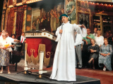 RvAdC in nachtjapon bij de opening van <a href="/lemma/Droomvlucht" title="Droomvlucht">Droomvlucht</a>, 10 juni 1993