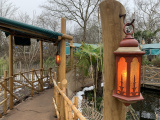 Wachtrij <a href="/lemma/Sirocco" title="Sirocco">Sirocco</a> met lampen, sierbeton en start overkapping