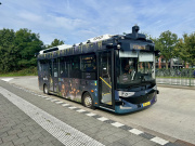 <a href="/lemma/Lijn_7" title="Lijn 7">Lijn 7</a>, als 'Proefrit' volgens de koersrol, bij de <a href="/lemma/Bushalte" title="Bushalte">Bushalte Efteling</a>, september 2026