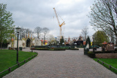 <a href="/lemma/Ton_van_de_Venplein" title="Ton van de Venplein">Ton van de Venplein</a> tijdens bouw <a href="/lemma/Raveleijn" title="Raveleijn">Raveleijn</a> in april <a href="/lemma/2010" title="2010">2010</a>