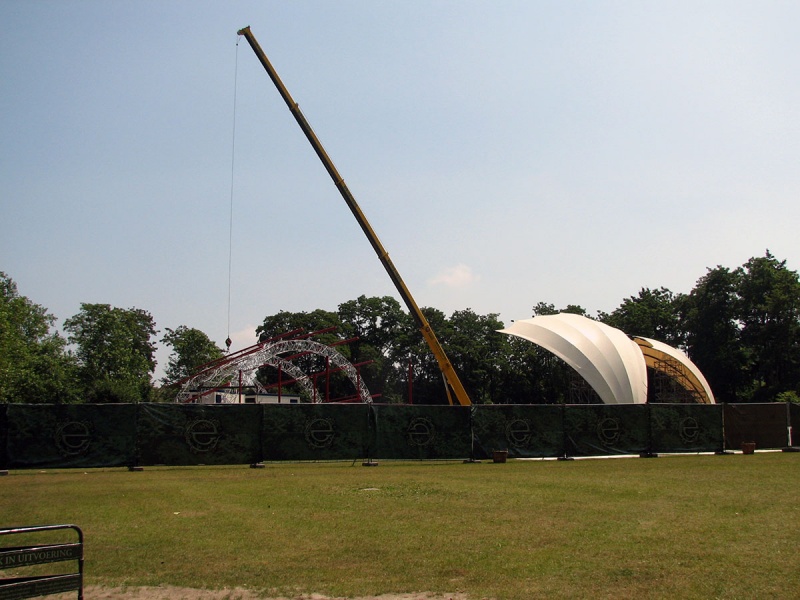 Bestand:Zomeravond-podium-constructie.jpg
