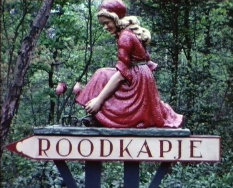 Bestand:Roodkapjezondermand1970.jpg