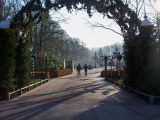 <a href="/lemma/Seizoenspoort" title="Seizoenspoort">Seizoenspoort</a> in lente-thema, april <span class="redlink">2009</span>
