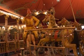 De clown op het varken in de [[Stoomcarrousel] (Foto: Jos, 2013)