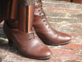 Schoentjes van <a href="/lemma/D%27n_Hollanders" title="D&#039;n Hollanders">D&#039;n Hollanders</a>.