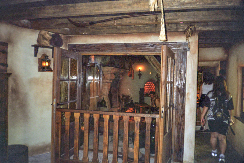 Bestand:Herbergfris3.jpg
