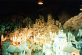 <a href="/lemma/Diorama" title="Diorama">Diorama</a> in de jaren negentig