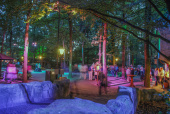Foto van het <a href="/lemma/Spookslotplein_(achterzijde)" title="Spookslotplein (achterzijde)">Spookslotplein</a> uit <a href="/lemma/2009" title="2009">2009</a>