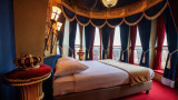 <a href="/lemma/Koningssuite" class="mw-redirect" title="Koningssuite">Koningssuite</a>: dubbel bed in de toren. Januari 2024