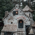 Huisje van de heks van <a href="/lemma/Hans_en_Grietje" title="Hans en Grietje">Hans en Grietje</a> in <a href="/lemma/1979" title="1979">1979</a>
