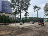 Het bouwterrein van <a href="/lemma/De_Prinses_op_de_Erwt" title="De Prinses op de Erwt">De Prinses op de Erwt</a> waar de eerste voorbereidingen worden getroffen, oktober <span class="redlink">2024</span>