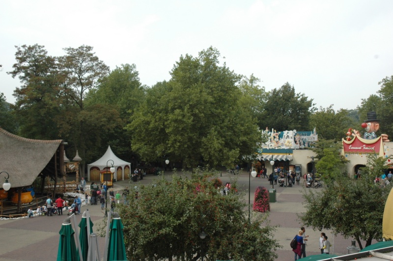 Bestand:Reizenrijkplein2013.jpg