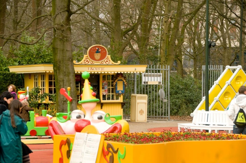 Bestand:Hotelingangkleuterhof.jpg