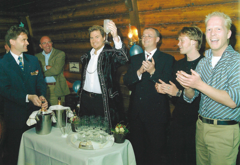 Bestand:Opening (W)onderwatersuite 01.jpg