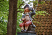 <a href="/lemma/Drinkebroer" title="Drinkebroer">Drinkebroer</a> in april <span class="redlink">2009</span>