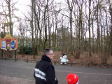 Plek in Ruigrijk waar nu <a href="/lemma/Nest!" title="Nest!">Nest!</a> te vinden is, januari 2009. De sneeuwpop is een van een serie die je het pad richting het <a href="/lemma/Kinder_Winter_Wonderland" title="Kinder Winter Wonderland">Kinder Winter Wonderland</a> moet wijzen. Links het <a href="/lemma/Entertainmentbord" title="Entertainmentbord">entertainmentbord</a>, op de achtergrond <a href="/lemma/De_Vliegende_Hollander" title="De Vliegende Hollander">De Vliegende Hollander</a>.