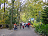 Route van Ruigrijk naar Anderrijk ter hoogte van de <a href="/lemma/Pegasus" title="Pegasus">Pegasus</a>, links een inham met bankjes en doorgang voor gasten van <a href="/lemma/Villa_Pardoes" title="Villa Pardoes">Villa Pardoes</a>