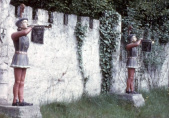 <a href="/lemma/Heraut" class="mw-redirect" title="Heraut">Herauten</a> van <a href="/lemma/De_Magische_Klok" title="De Magische Klok">De Magische Klok</a> in <a href="/lemma/1962" title="1962">1962</a>