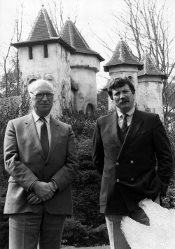 Taminiau (r) met directeur Herman ten Bruggencate, midden jaren tachtig