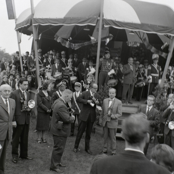 Bestand:Muziekkiosk7miljoenste1961.jpg