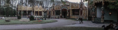 <a href="/lemma/Carrouselplein" title="Carrouselplein">Carrouselplein</a> met links de <a href="/lemma/Waterorgelfoyer" class="mw-redirect" title="Waterorgelfoyer">Waterorgelfoyer</a>, 3 jaar geopend, midden de <a href="/lemma/Stoomcarrousel" title="Stoomcarrousel">Stoomcarrousel</a> en rechts het <a href="/lemma/Victoriaans_Theater" class="mw-redirect" title="Victoriaans Theater">Victoriaans Theater</a>, twee jaar geopend in <a href="/lemma/1974" title="1974">1974</a>