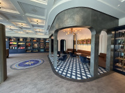 <a href="/lemma/Lobby_(Wonder_Hotel)" title="Lobby (Wonder Hotel)">Lobby (Wonder Hotel)</a>, zithoekje, 2025