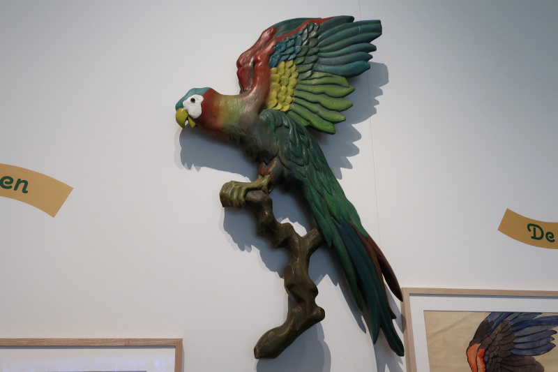 Bestand:Noordbrabants Museum Papegaai.jpg