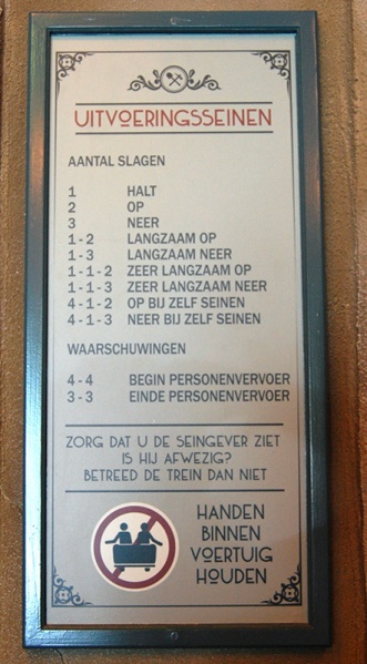 Bestand:AIB Baron1898Handen.jpg