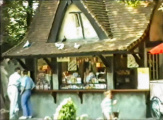 <a href="/lemma/Kleyne_Klaroen" title="Kleyne Klaroen">Kleyne Klaroen</a> in <a href="/lemma/1988" title="1988">1988</a>