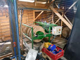 Achter de schermen bij <a href="/lemma/Fata_Morgana" title="Fata Morgana">Fata Morgana</a>, 2022. Nokkenschijven in de boot in de <a href="/lemma/Haven" title="Haven">Haven</a>, ter aansturing van de kooplui aan dek.
