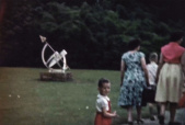 Zonnewijzer in de <a href="/lemma/Siertuin" title="Siertuin">Siertuin</a> in <span class="redlink">1960</span>
