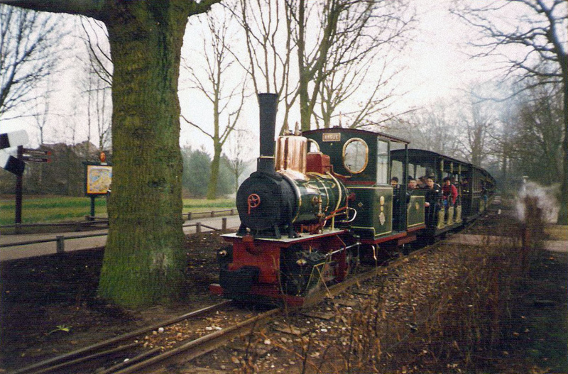 Bestand:Stationzuidjarennegentig.jpg