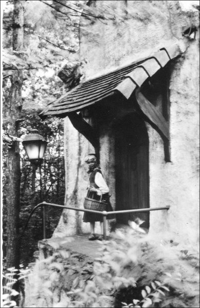 Bestand:Roodkapje60.jpg
