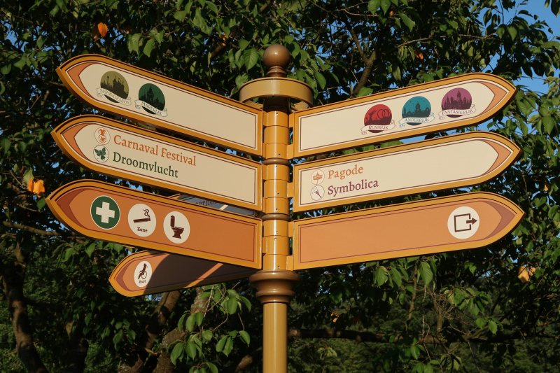 Bestand:Wegwijspaal 2025 Reizenrijk.jpg