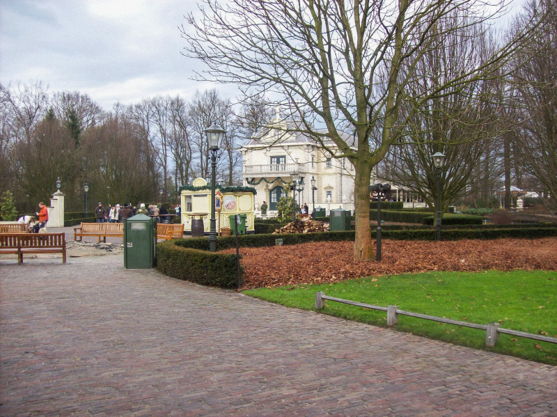 Bestand:Tonvandevenplein-villavolta-bocekreijder-dec2008.jpg