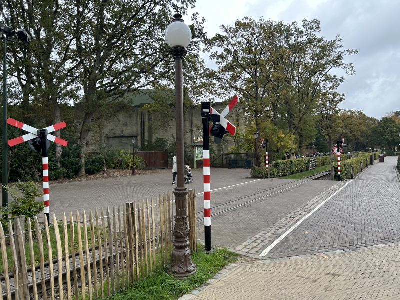 Bestand:Overweg-fabula.jpeg