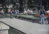 <a href="/lemma/Opa_Gijs" title="Opa Gijs">Opa Gijs</a> aan het <a href="/lemma/Herautenplein" title="Herautenplein">Herautenplein</a> in <a href="/lemma/1983" title="1983">1983</a>
