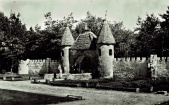 De <a href="/lemma/Prinsenpoort" title="Prinsenpoort">Prinsenpoort</a> in de eerste jaren.
