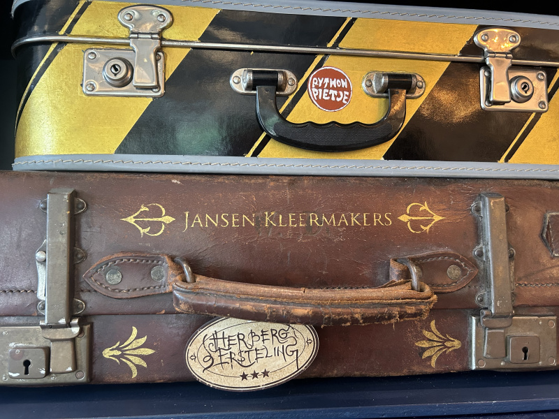 Bestand:Ewh-koffer-kleermaker-pietje.jpeg