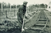 Het originele <a href="/lemma/Kinderspoor" title="Kinderspoor">Kinderspoor</a> wordt aangelegd (noordzijde).